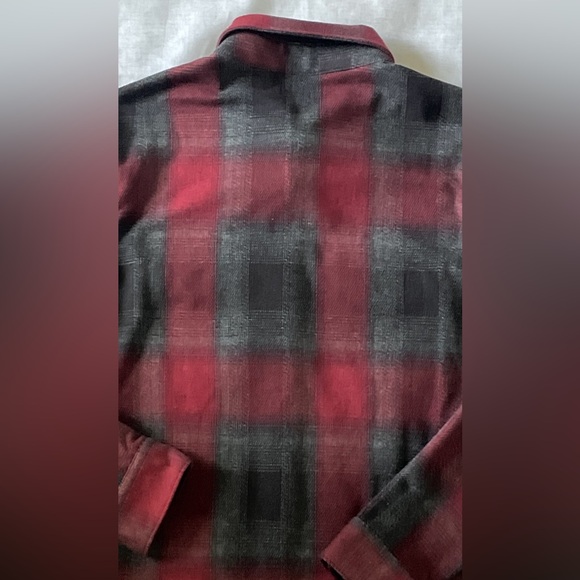 Holiday Ready! Express Men’s Red and Gray Plaid Shirt Jacket medium - Picture 7 of 9
